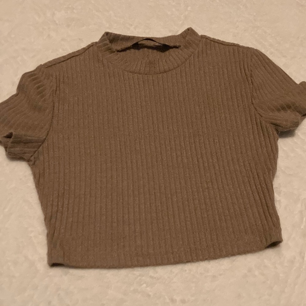 Cute brown-tan crop top